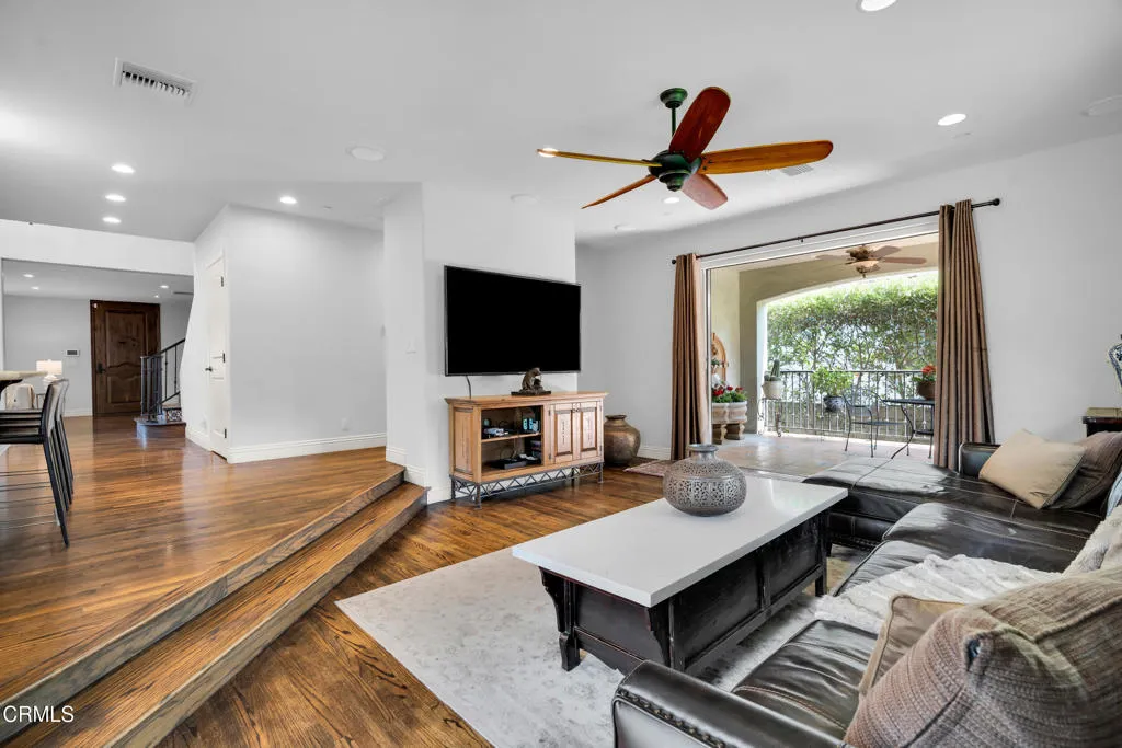 Monrovia, California 91016, United States, 4 Bedrooms Bedrooms, ,5 BathroomsBathrooms,Residential,Active,147444