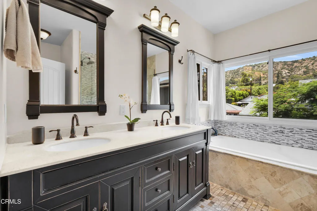 Monrovia, California 91016, United States, 4 Bedrooms Bedrooms, ,5 BathroomsBathrooms,Residential,Active,147444