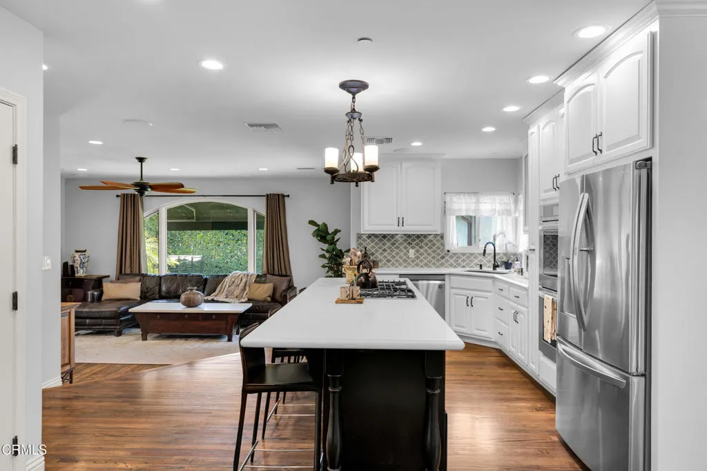 Monrovia, California 91016, United States, 4 Bedrooms Bedrooms, ,5 BathroomsBathrooms,Residential,Active,147444