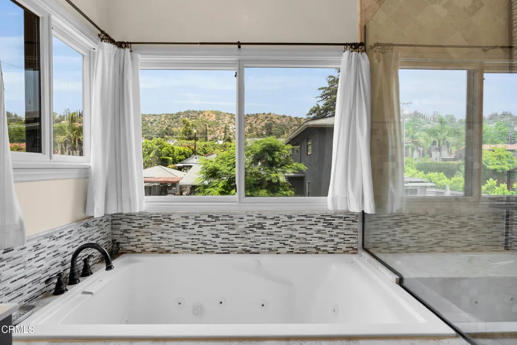 Monrovia, California 91016, United States, 4 Bedrooms Bedrooms, ,5 BathroomsBathrooms,Residential,Active,147444