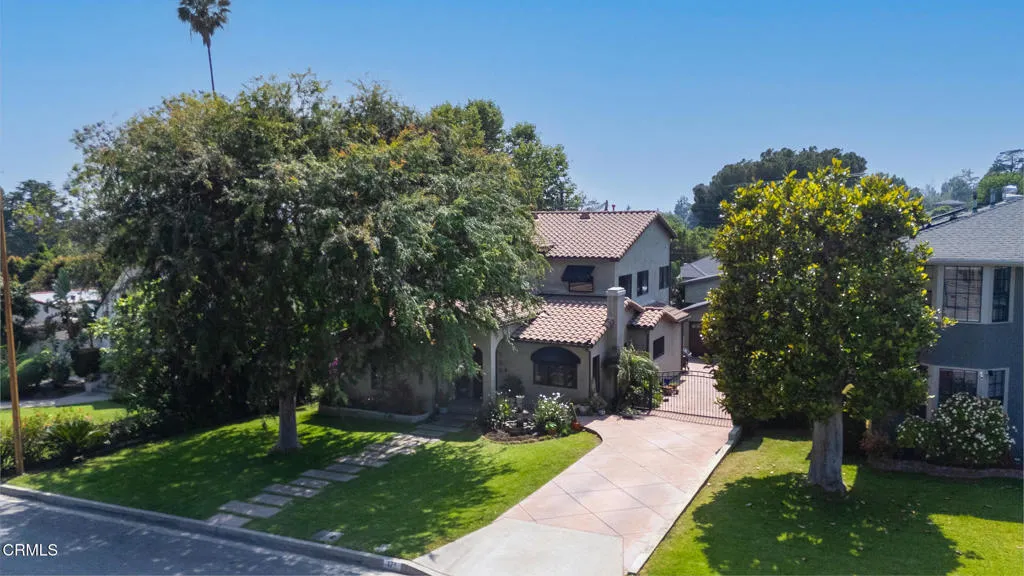 Monrovia, California 91016, United States, 4 Bedrooms Bedrooms, ,5 BathroomsBathrooms,Residential,Active,147444