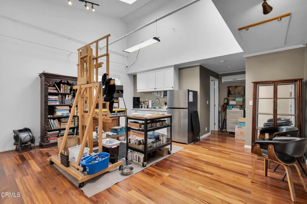 Monrovia, California 91016, United States, 4 Bedrooms Bedrooms, ,5 BathroomsBathrooms,Residential,Active,147444