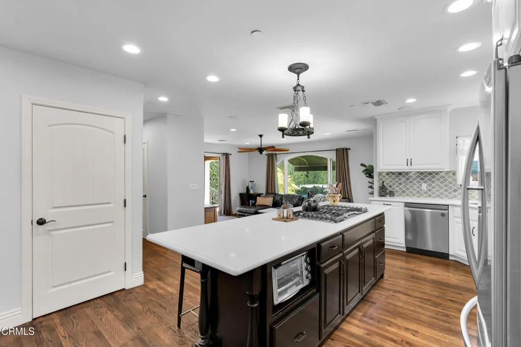 Monrovia, California 91016, United States, 4 Bedrooms Bedrooms, ,5 BathroomsBathrooms,Residential,Active,147444