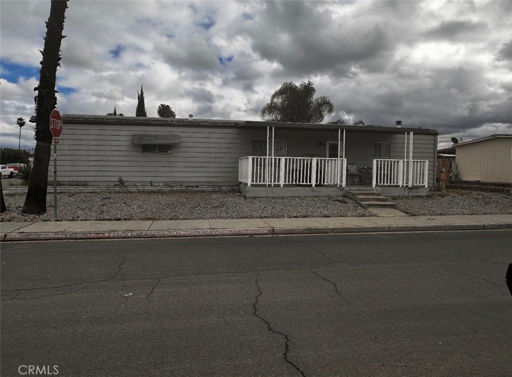 1797 W Johnston