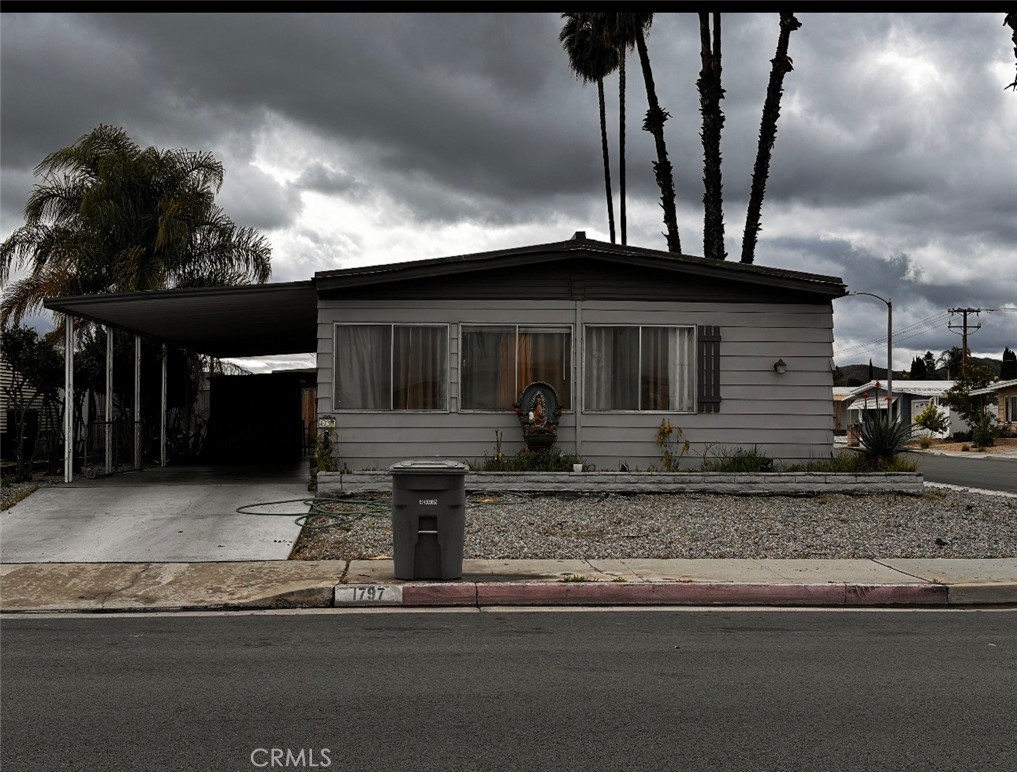 Photo 1 of 3 — 1797 W Johnston, Hemet, CA 92545