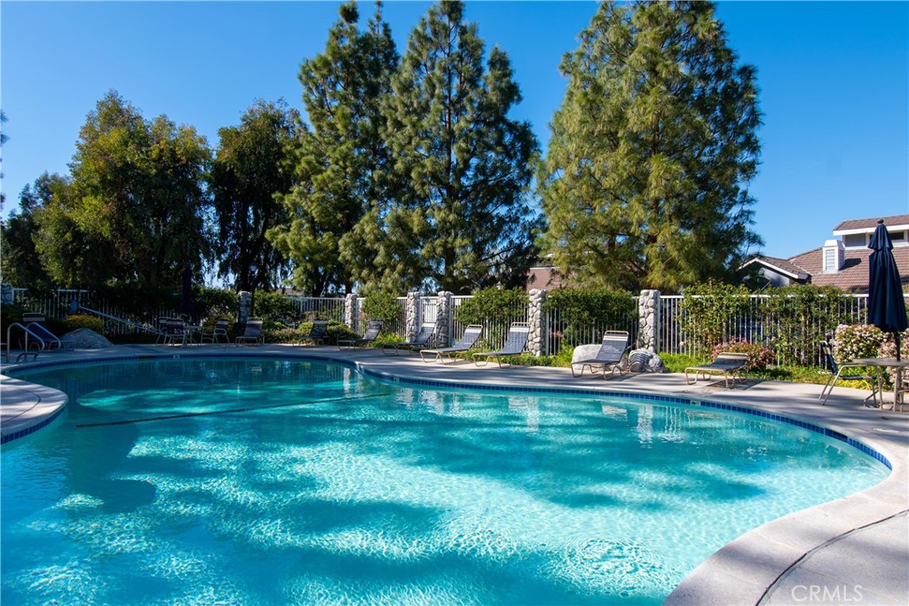 26961 Rainbow Glen 735