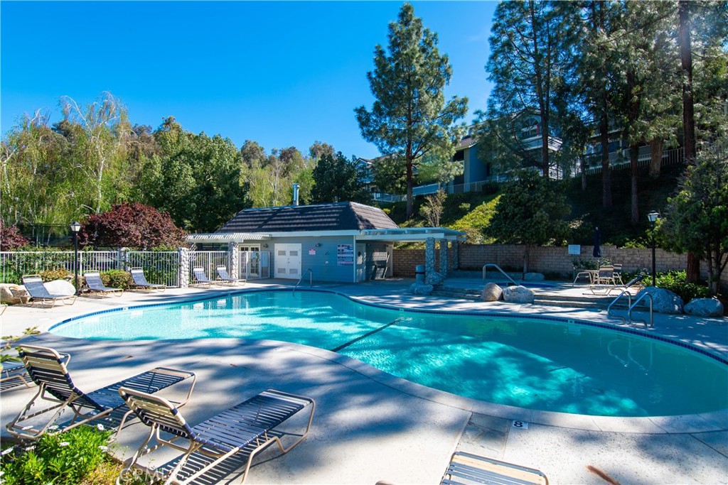 26961 Rainbow Glen 735