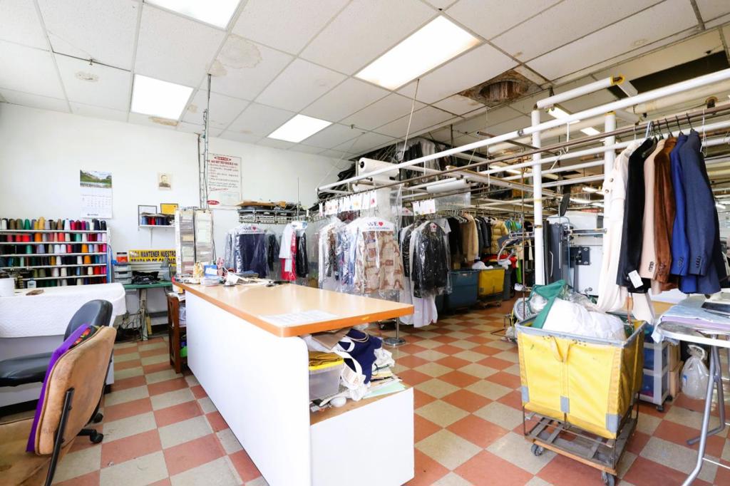 2114 2114 Senter Road 13