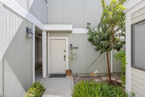 Photo of 27068 Hidaway AVE #7, Canyon Country, CA 91351 (MLS # SR26170232)