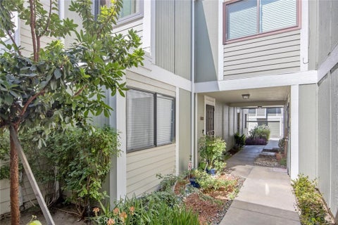 Photo of 27068 Hidaway AVE #7, Canyon Country, CA 91351 (MLS # SR26170232)
