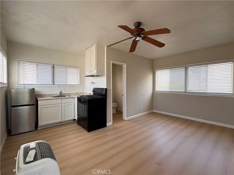 Photo of 149 Bay Shore Avenue #1R, Long Beach, CA 90803 (MLS # OC26138914)