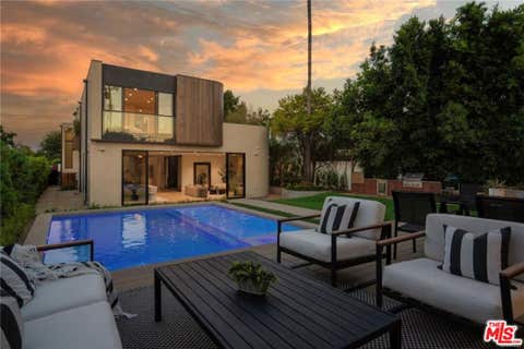 Photo of 4939 Petit Avenue, Encino, CA 91436 (MLS # 26833961)