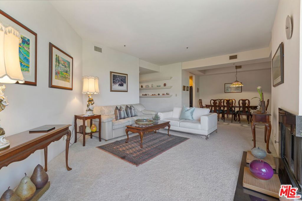 Properties 4 2102 Century Park Lane 317