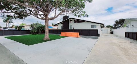 Photo of 10632 Larry Drive, Anaheim, CA 92804 (MLS # OC25276678)