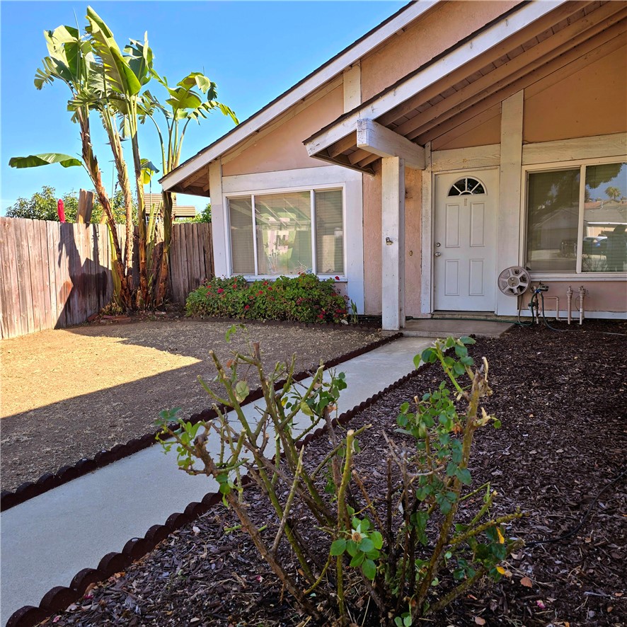 1908 E HIGHLAND Court