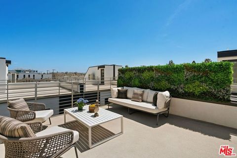 3809 S Verona Court Los Angeles CA 90066