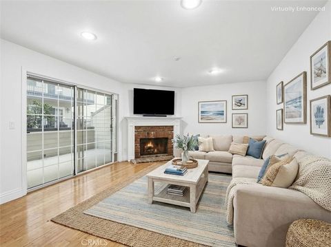 Photo of 208 S Catalina Avenue #C, Redondo Beach, CA 90277 (MLS # PV26012167)