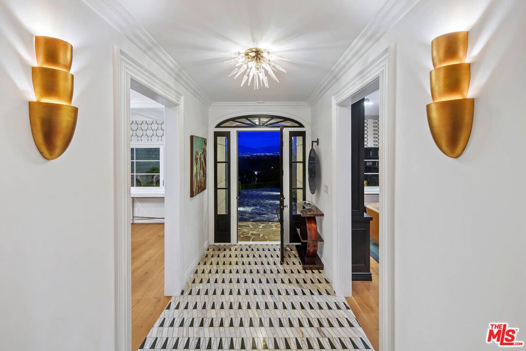 Photo of 4621 Balboa Avenue, Encino, CA 91316 (MLS # 26638567)