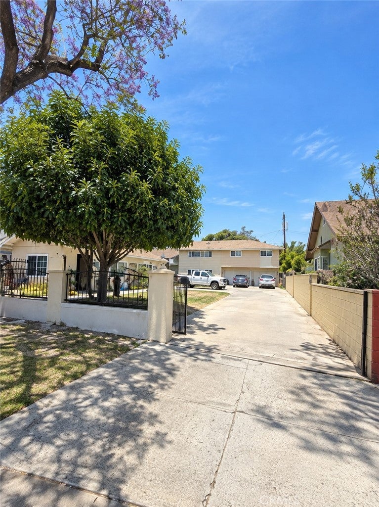 1001 W Myrtle
