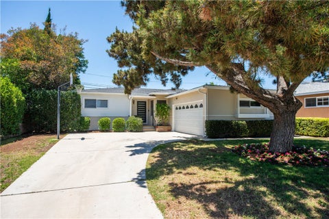 Photo of 10143 Sophia AVE, North Hills, CA 91343 (MLS # SR26130609)