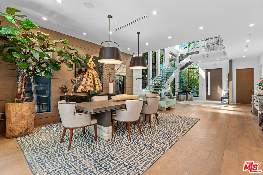 346 N Laurel Avenue