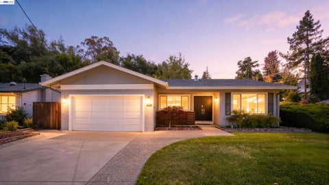 Photo of 5752 Cold Water Dr, Castro Valley, CA 94552 (MLS # 41143272)