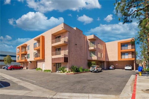 Photo of 6815 Remmet AVE #109, Canoga Park, CA 91303 (MLS # SR26185587)