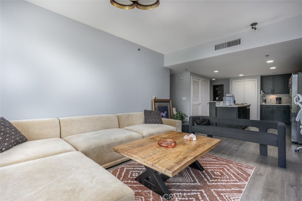 411 W Seaside Way 302
