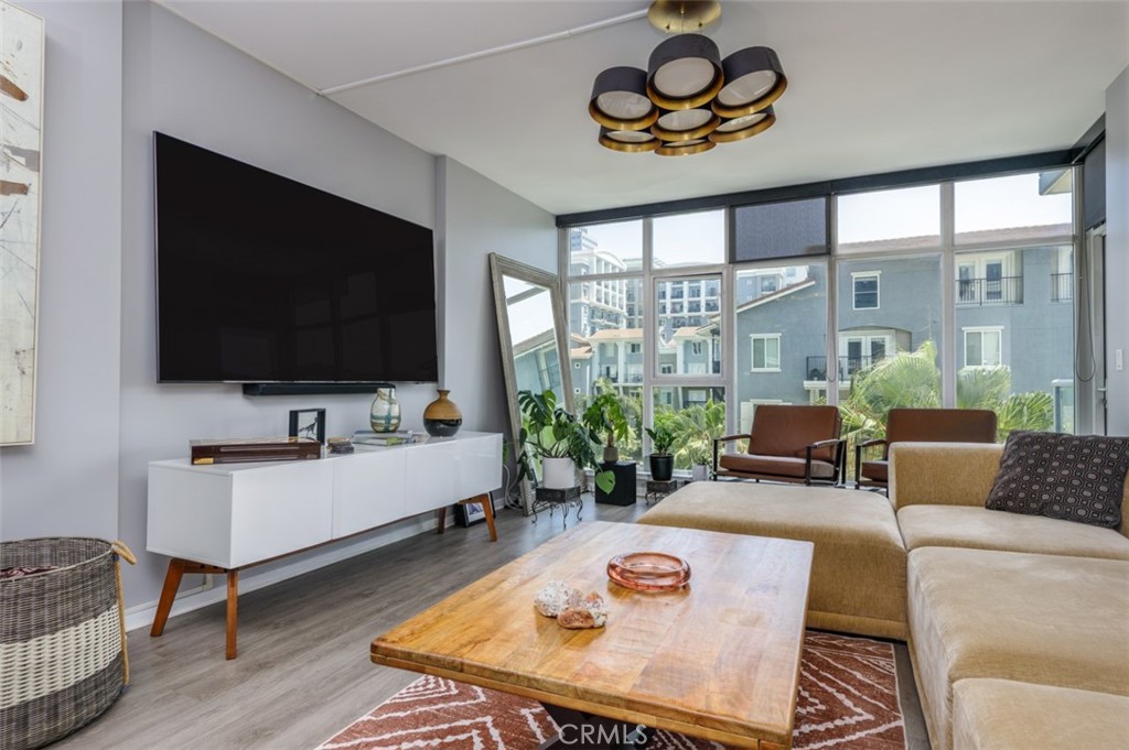411 W Seaside Way 302
