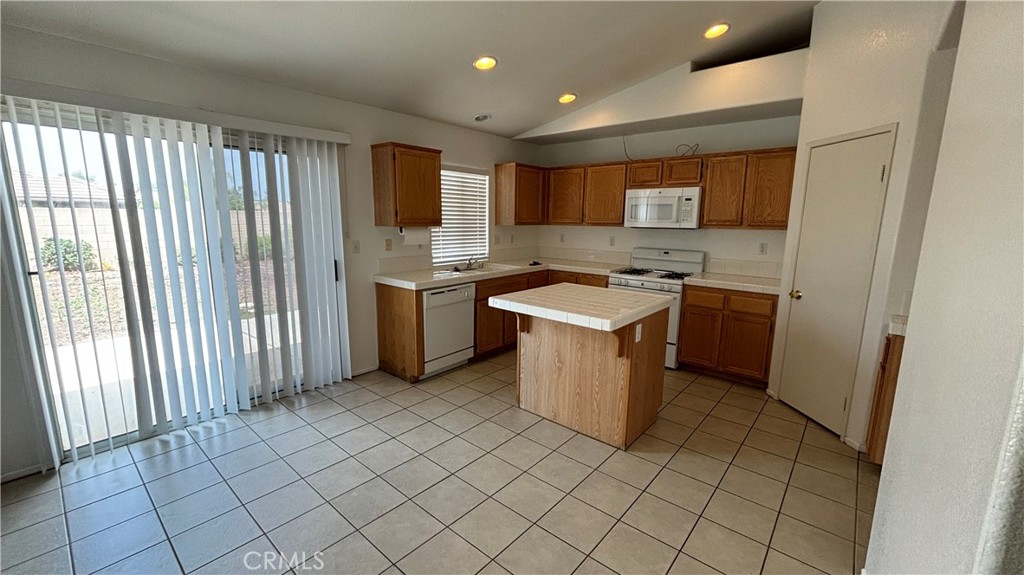 875 S Gilbert