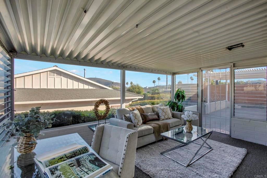 959 La Tierra Drive