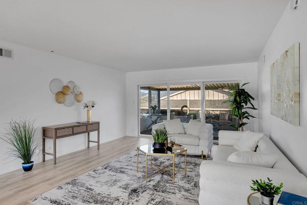 959 LA TIERRA DR, SAN MARCOS, CA 92078 - Image c823e1bc361b0dd484bc37a33c6fcdef/62072324
