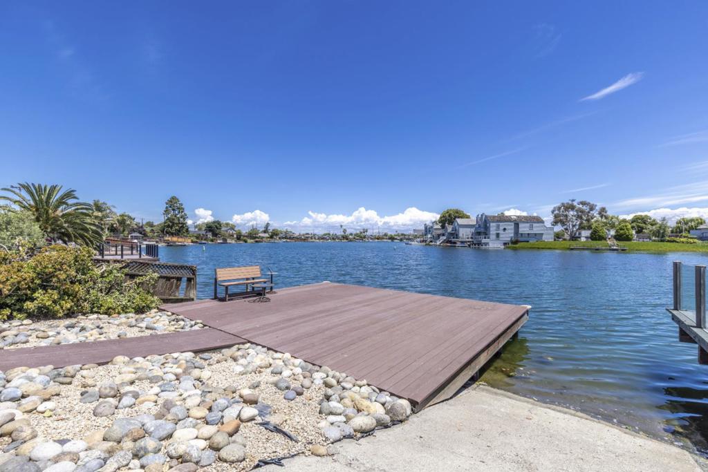 1674 Roberta Drive, San Mateo CA 94403
