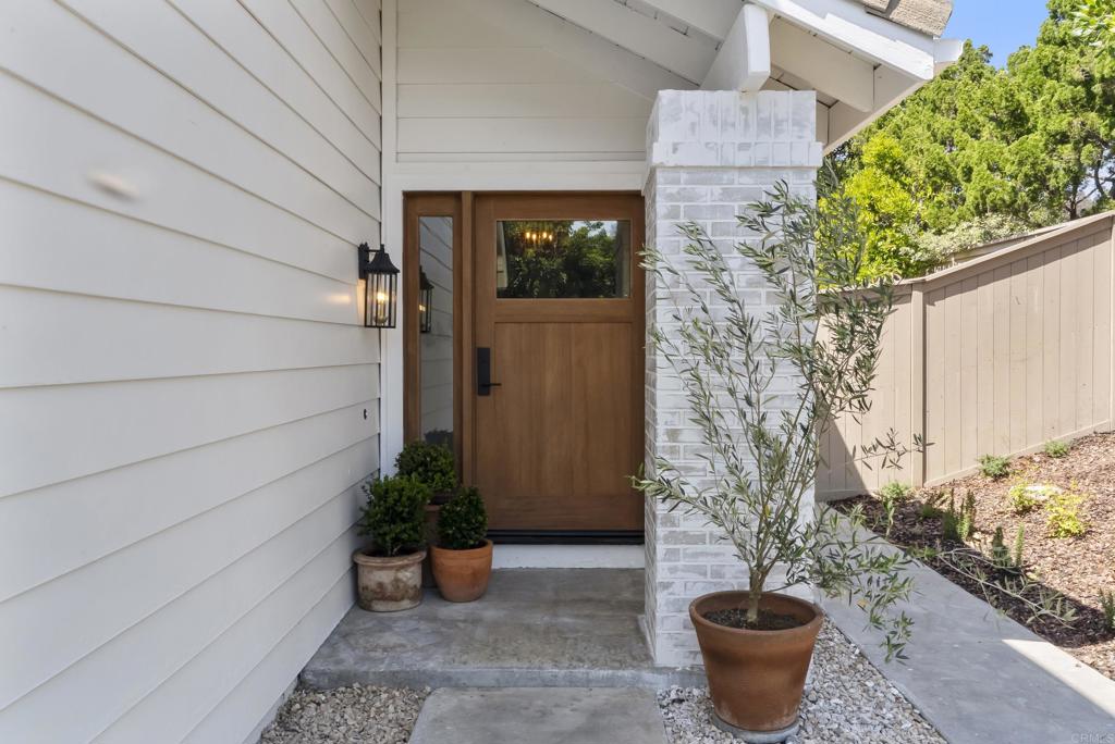 3116 Del Rey Avenue