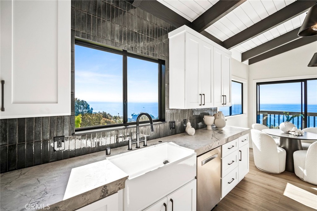 22332 Eagle Rock