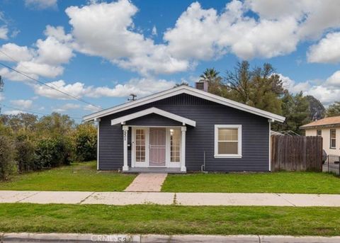 Photo of 531 Quincy St, Bakersfield, CA 93305 (MLS # RS26066124)