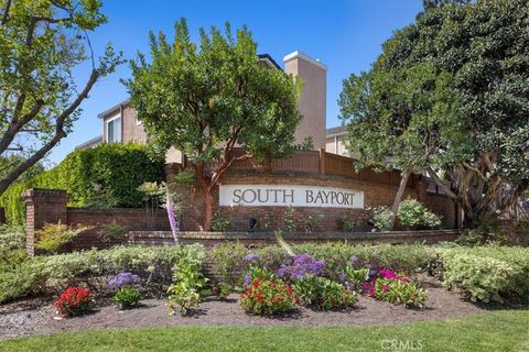 Photo of 2123 Shelburne Way #29, Torrance, CA 90503 (MLS # SB25160565)