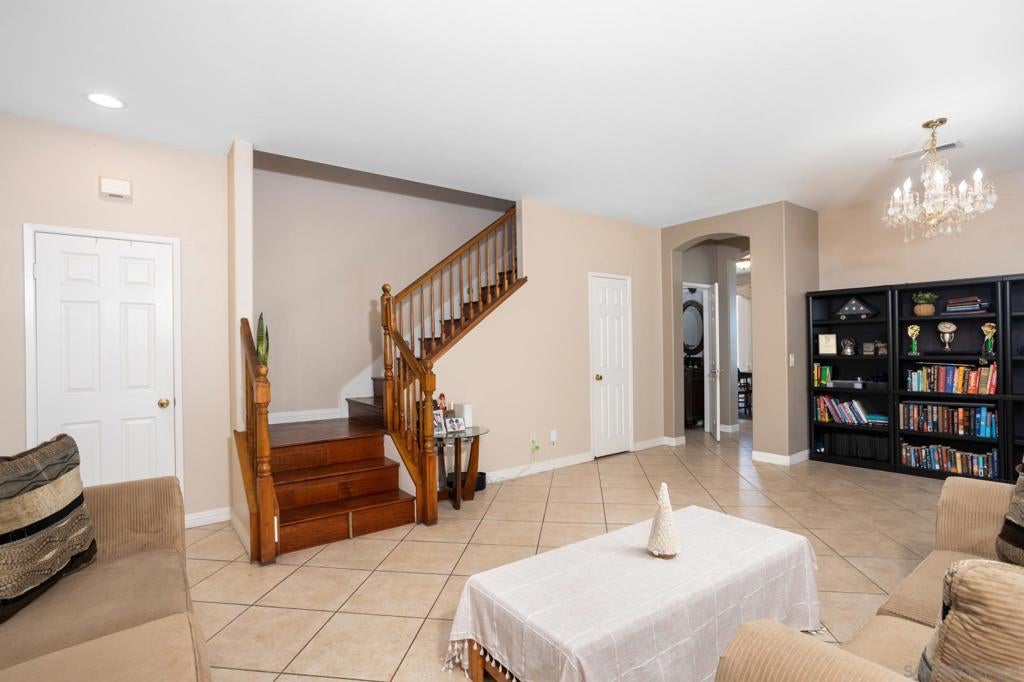 5218 Avenida De Las Vistas
