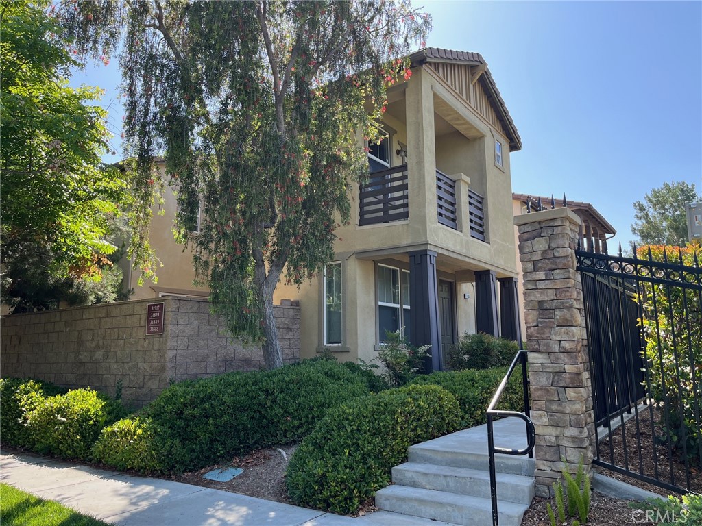 Beautiful corner townhome in a highly desirable area of Temecula with excellent schools. Step into the living room with pleasant earthtones, formal dining room, family room with a fireplace, kitchen, guest bathroom, and direct access to the garage-and that's just the downstairs! The kitchen offers a large center island, granite countertops, lots of cupboards and countertop space, dishwasher, disposal, microwave, refrigerator, and bar seating. It opens up to the family room. The stairway leads to the upper level with 4 bedrooms and 3 bathrooms. The Primary bedroom suite is quite spacious, and includes a balcony, huge bathroom with a large soaking tub, dual sinks, separate stall shower, and a water closet. Also upstairs is the laundry room with gas dryer and washer hook-ups. One of the secondary bedrooms also offers its own bathroom and a balcony with a view of the pool, and a perfect seat for viewing fireworks from the Pechanga area close by. All bedrooms are upstairs. The property includes a private back yard area, completely fenced for relaxing or entertaining. Association pool, spa, and park-like grounds with barbecue areas are included. Owner pays monthly HOA. Conveniently located close to stores, great schools and shopping. Renters insurance required.