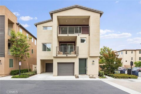 584 Catalonia Lake Forest CA 92630