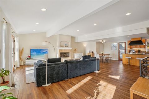 Photo of 168 Ardmore Avenue, Hermosa Beach, CA 90254 (MLS # SB26015037)