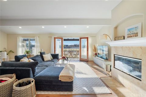 Photo of 168 Ardmore Avenue, Hermosa Beach, CA 90254 (MLS # SB26015037)