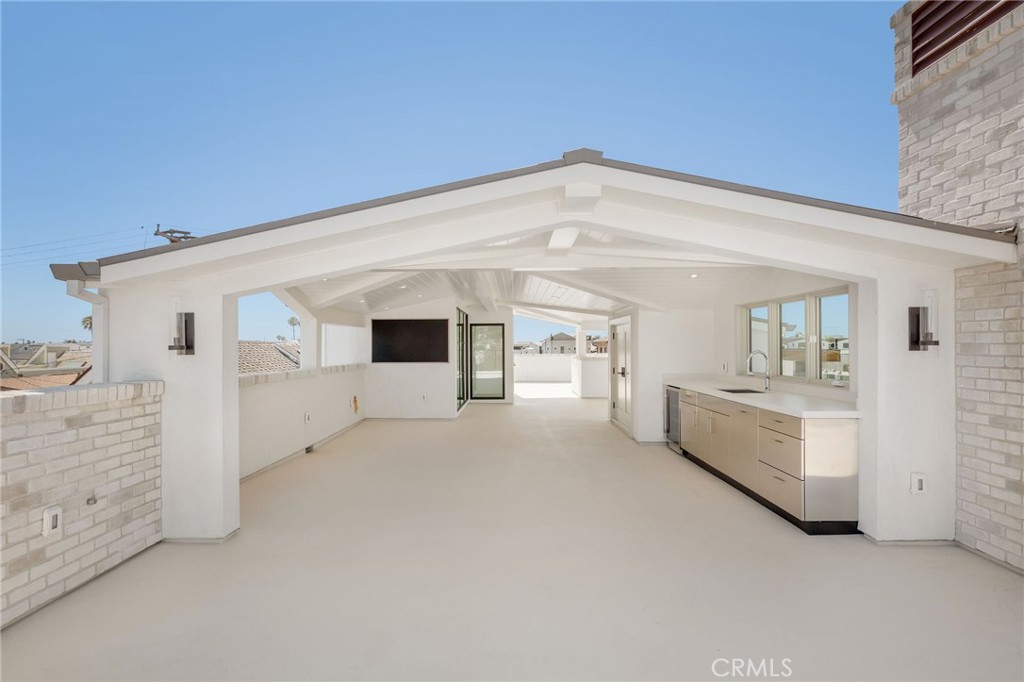 225 Diamond, Newport Beach CA 92662 - Photo 25