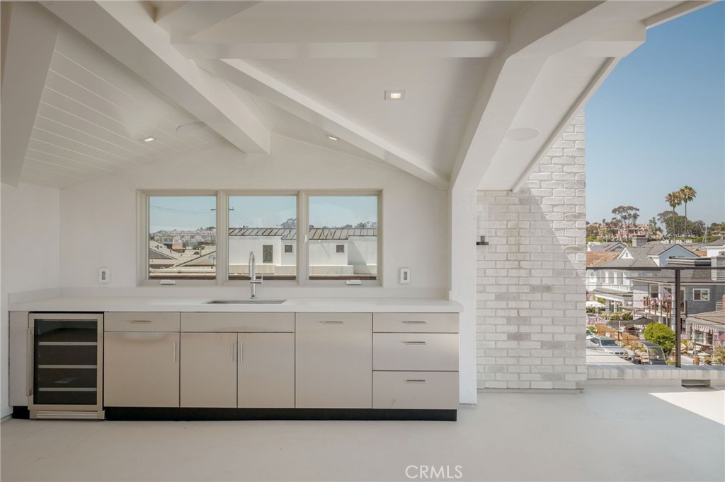 225 Diamond, Newport Beach CA 92662 - Photo 24