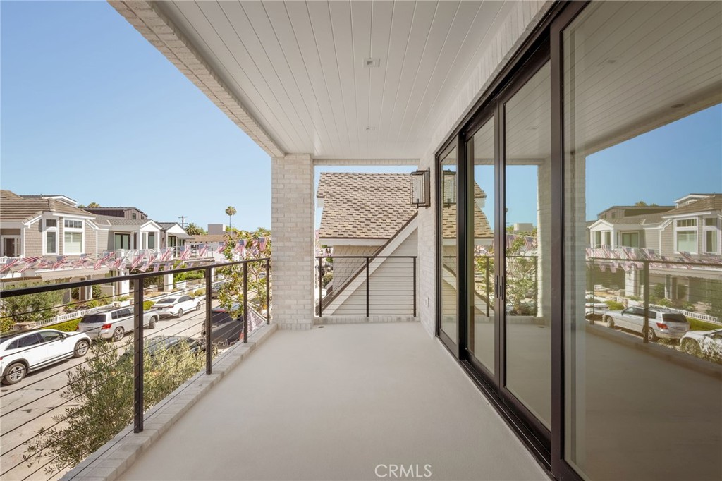 225 Diamond, Newport Beach CA 92662 - Photo 11