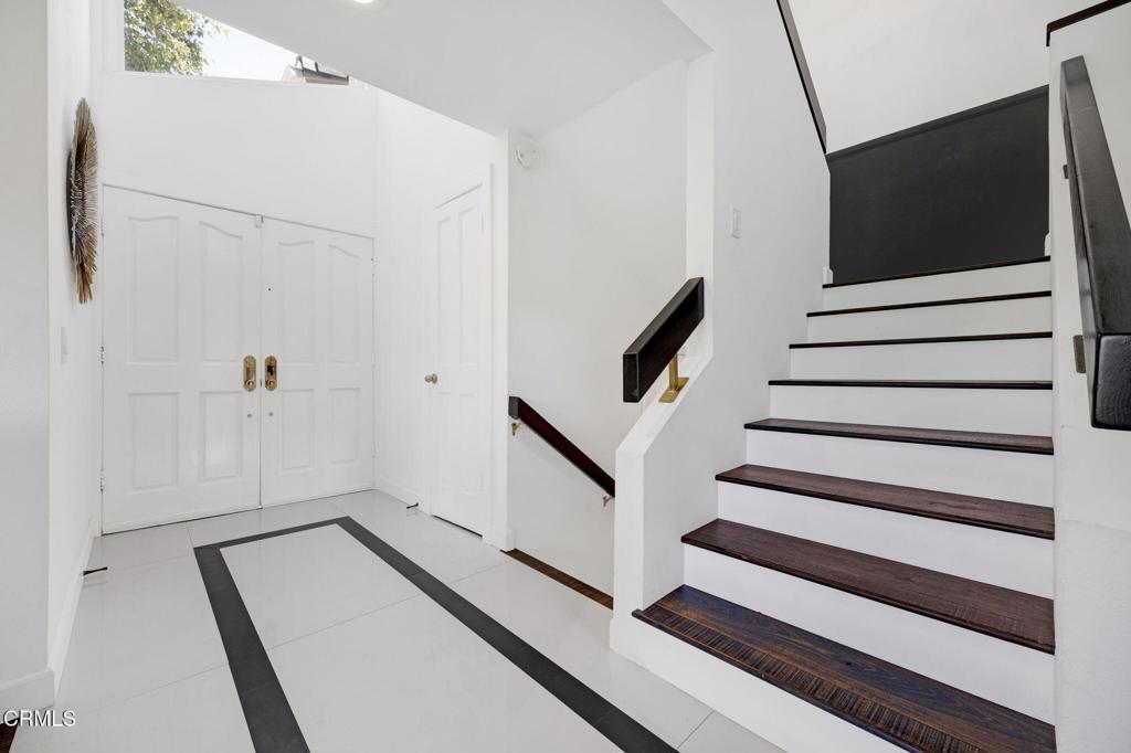 4655 Club View Drive