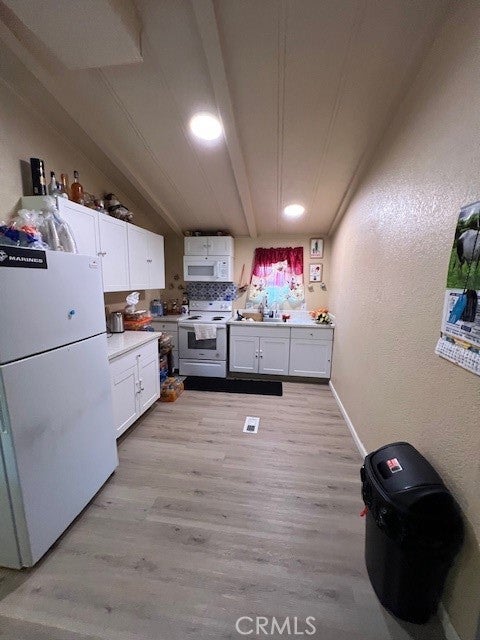 9513 Stanford