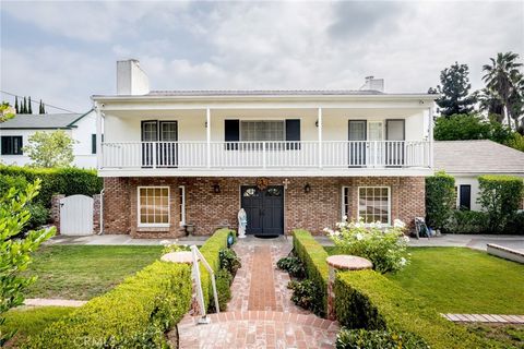 Photo of 222 W Kenneth Rd, Glendale, CA 91202 (MLS # GD25247623) Photo of 222 W Kenneth Rd, Glendale, CA 91202 (MLS # GD25247623)