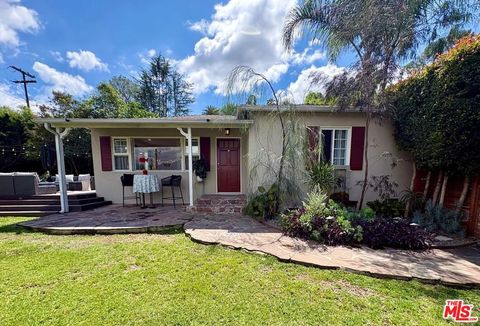 Photo of 1410 Dartmouth Drive, Glendale, CA 91205 (MLS # 26730227)