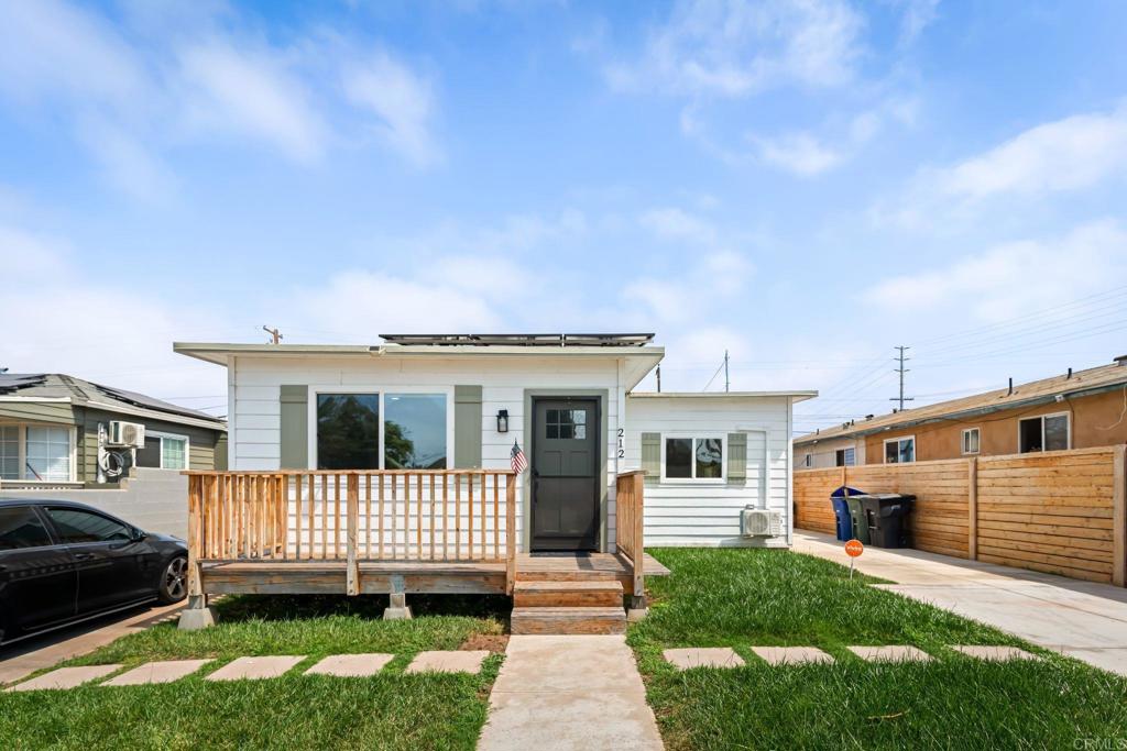 For Rent – Charming Single-Family Home in Chula Vista ?? 212 Montgomery St, Chula Vista, CA 91911 ?? $2,700/month | 2 Bed | 1 Bath | ~700 sq ft Welcome to this cozy and well-maintained single-family residence located in a quiet, established neighborhood of Chula Vista. This 2-bedroom, 1-bath home offers approximately 700 square feet of comfortable living space — perfect for a small family, couple, or working professionals. ? Private single-family home — no shared walls ? Bright and functional layout ? Spacious yard (great for relaxing or entertaining) ? Convenient location near schools, shopping, parks, and major freeways ? Washer/dryer hookups ? Off-street parking ? Pet policy and lease terms negotiable Available now — don’t miss the chance to call this lovely home yours! ?? Contact us today to schedule a showing or request more details.